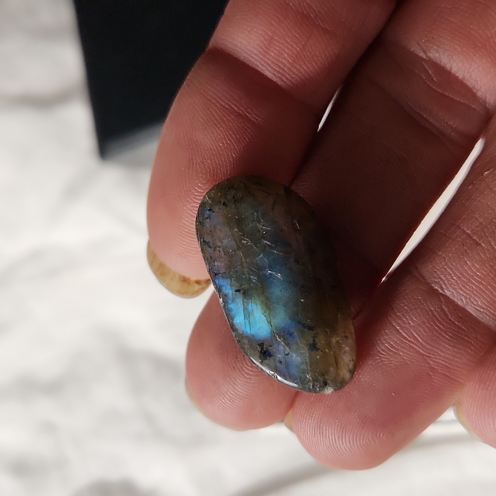 23.65 carat Labradorite Stone